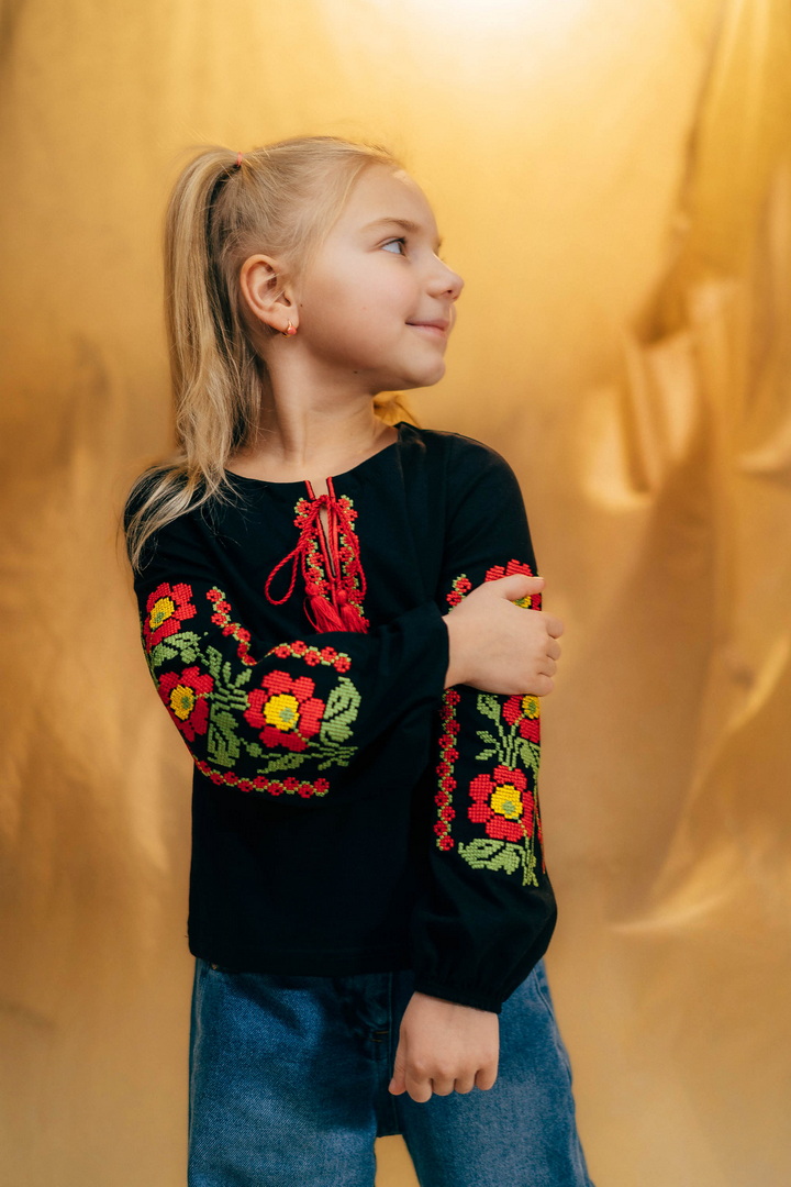 Вишиванка для дівчаток з довгим рукавом